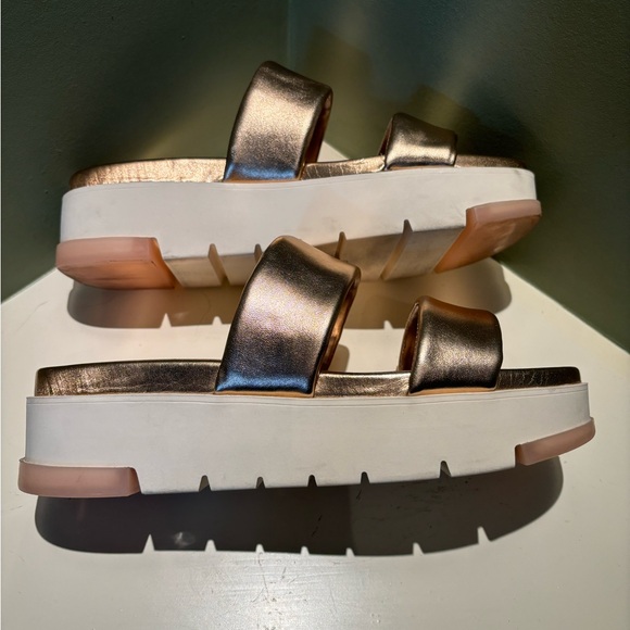 Aldo, Rose, gold, and white platform sandals in women’s US 8.5 - Picture 4 of 7